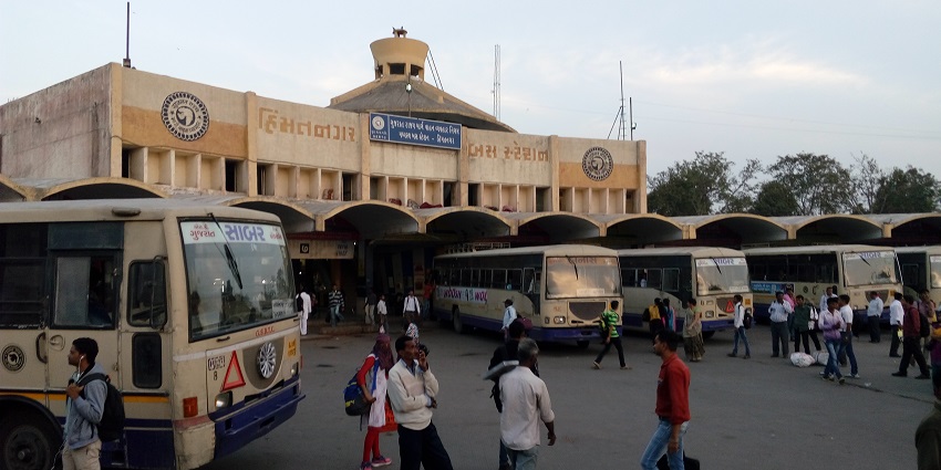 Himmatnagar Railway Station is a convenient connecting point to Raiyoli.