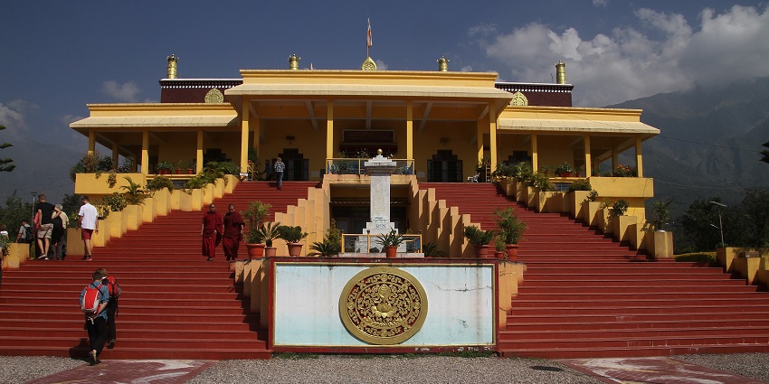 Wide angle view of the entrance of the museum building with the stairs leading inside