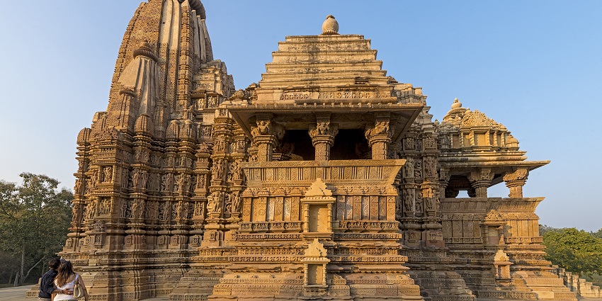 Chhatarpur temple is one of the most popular attraction amongst tourists visiting Delhi