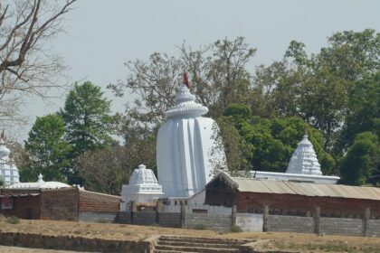 Visit the popular Huma Temple, also known as “The Leaning Temple”, on your Odisha trip.