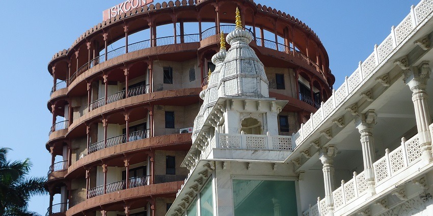 Places to visit in Juhu feature ISKCON Temple near Juhu Beach, a serene spiritual sanctuary.