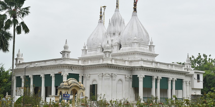The revered ISKCON Temple is one of the best places to visit in Chandigarh with friends