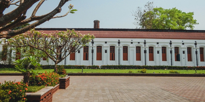 Rallabandi Subbarao Museum showcases rich cultural heritage and historical artifacts.