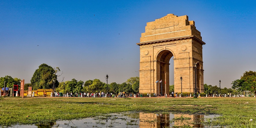 India Gate is one of the popular tourist attractions that is perfect for picnics.