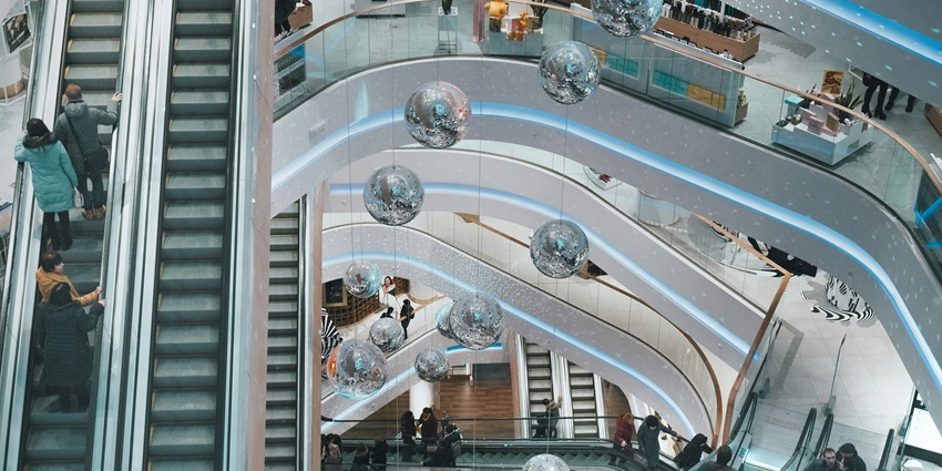Shopping at the Elante Mall is one of the things to do in Chandigarh for shopaholics.