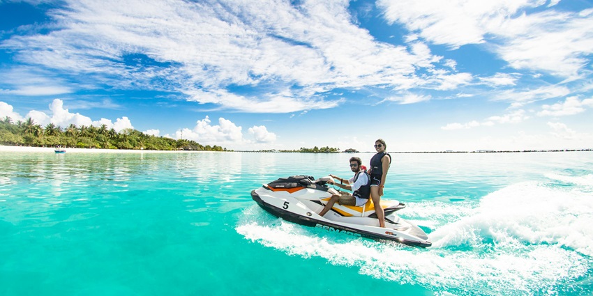 Enjoy jet skiing along the Baga Beach where you can hop on a powerful water scooter