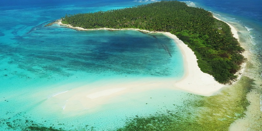 Island Hopping is one of the best activities every traveller can try in Lakshadweep.