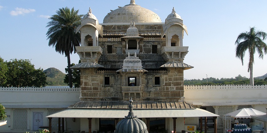 A breathtaking view of the Jag Mandir Palace, a must visit place for every traveller.