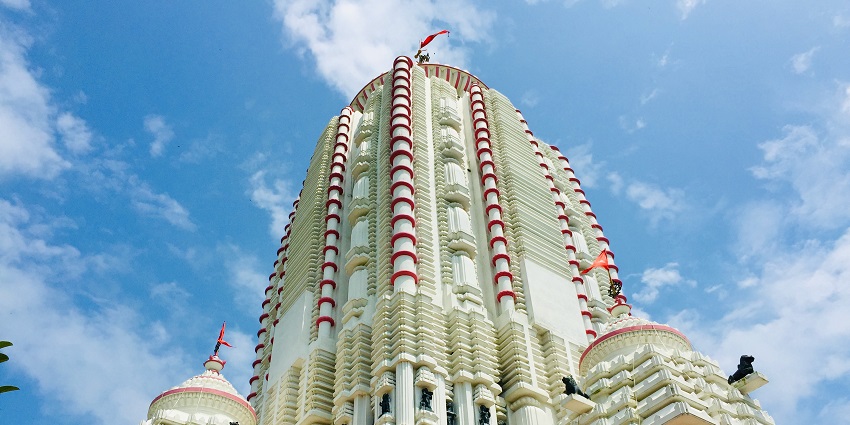 A glimpse of the towering Jagannath Temple, one of the famous Jharkhand temples.