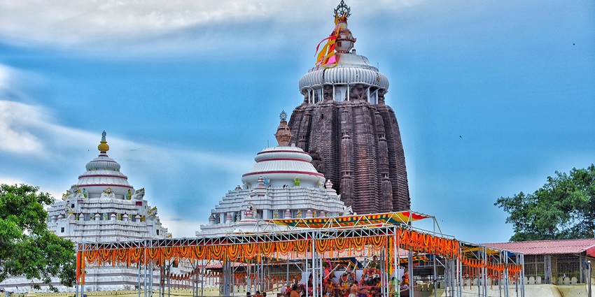 A majestic view of the Jagannath Temple, one of the popular Odisha Temples among locals.