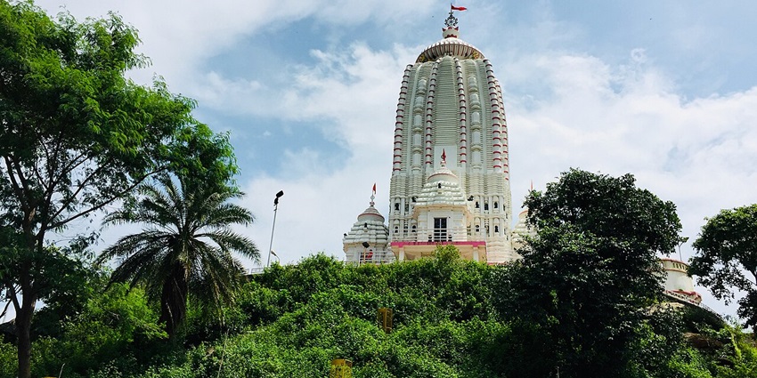 Image of the Jagannath temple, located on a small hilltop about 10 kilometer from Ranchi center