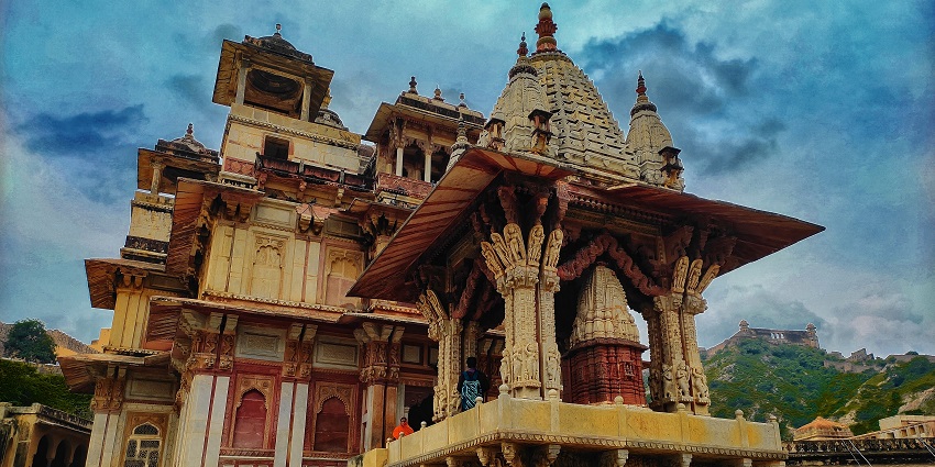 An image showing Jagat Shiromani Temple, one of the oldest temples in Jaipur.