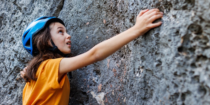 Enjoy rock climbing in Jagatsukh, one of the top places near Manali with off beaten paths
