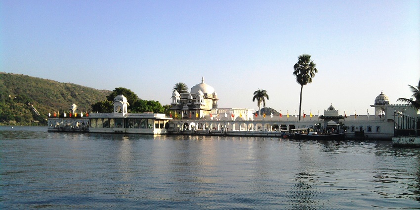 agmandir Palace is the best place near Blue Kingdom Waterpark, Kota, for exploration.