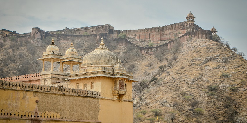 Grand architecture of Jaigarh fort, one of the places to visit in Jaipur in the evening