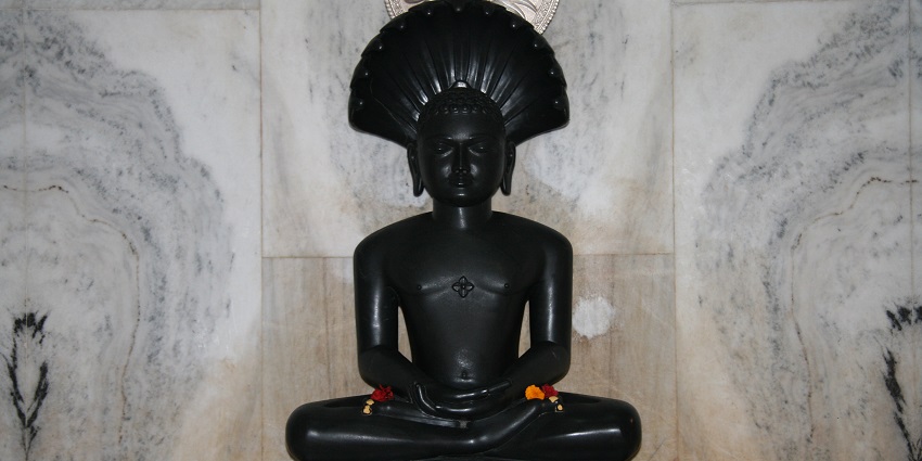 Snapshot of the statue of the Jain Tirthankar in Heritage center in lepakshi to visit