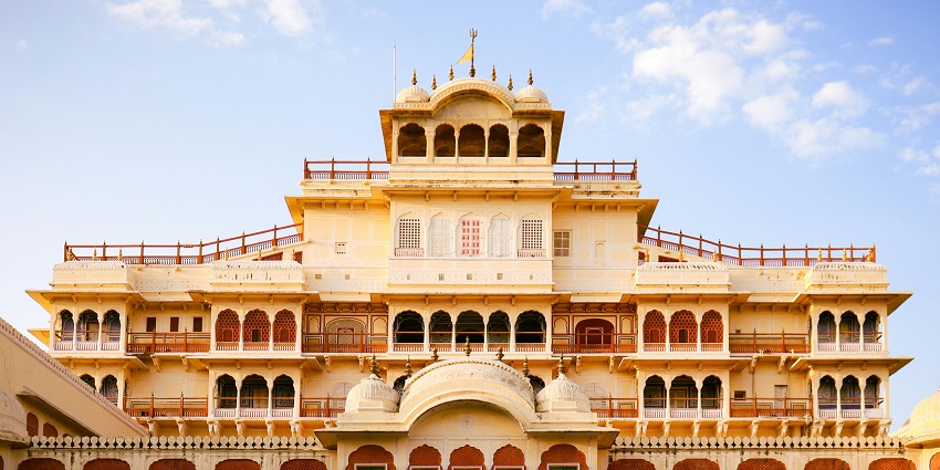 The vibrant city of Jaipur is among the best places for a Rajasthan weekend trip.