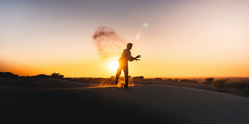 Jaisalmer, Rajasthan desert safari offers golden sands and Rajasthani hospitality