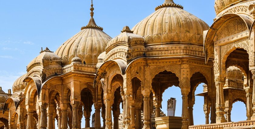 An image of a historic fort in Jaisalmer - one of the places to visit near Jaisalmer.