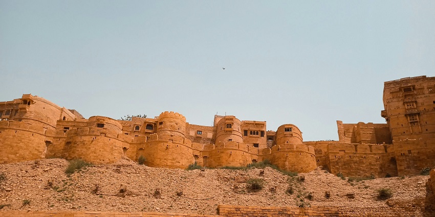 The majestic Jaisalmer Fort, glowing golden under the winter sun, one of the best things to do in Jaisalmer in January