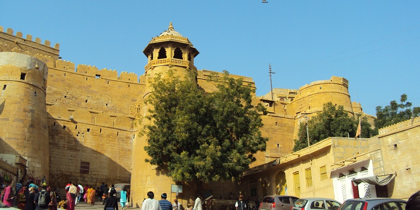 The majestic Jaisalmer Fort and popular destination near the thar heritage museum, an architectural marvel and a prominent landmark in Jaisalmer.