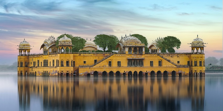 Witnessing the beauty of Jal Mahal is one of the top things do in Jaipur in two days.