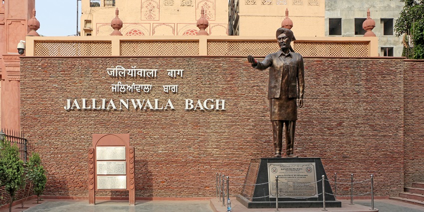 The historical Jallianwala Bagh Memorial is one of the best places to visit near Golden Temple.