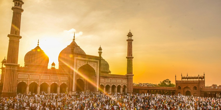 Jama Masjid is one of the best attractions to explore near the Jhandewalan Temple.