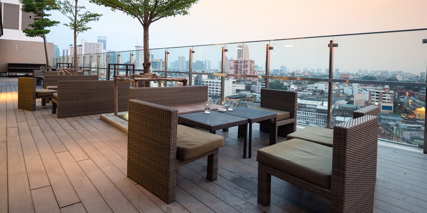 Jannat Rooftop Bar holds stunning views with refreshing drinks