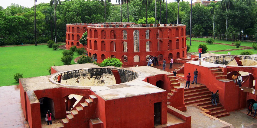 Jantar mantar is one of the most popular destination near the Illusion museum for science lovers to see