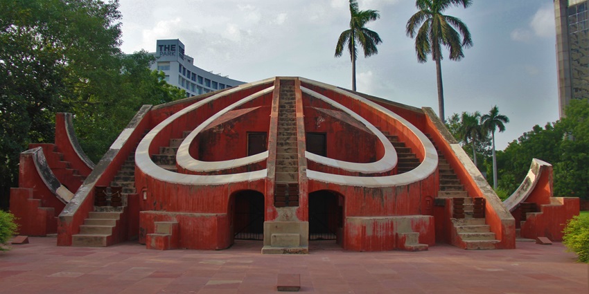 Image of Misra Yantra in Jantar Mantar, New Delhi - surrounded by lush green grass