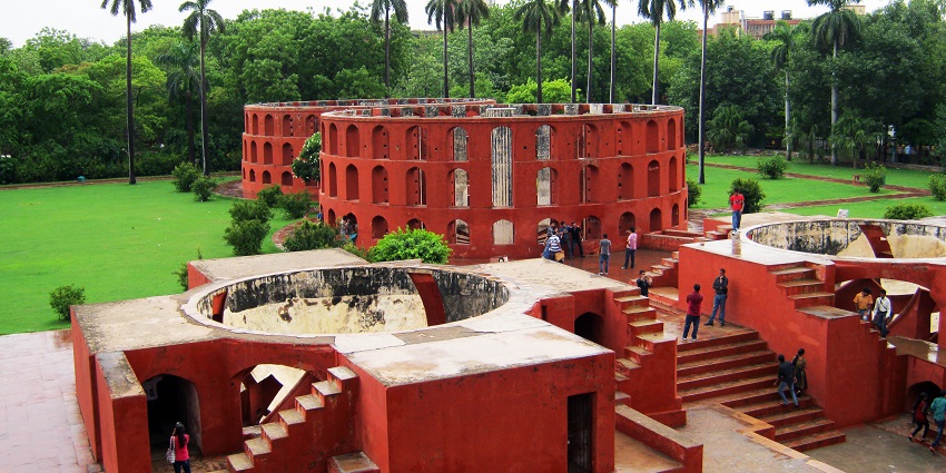 Jantar Mantar is one of the most famous places to visit near Jhandewalan Temple.