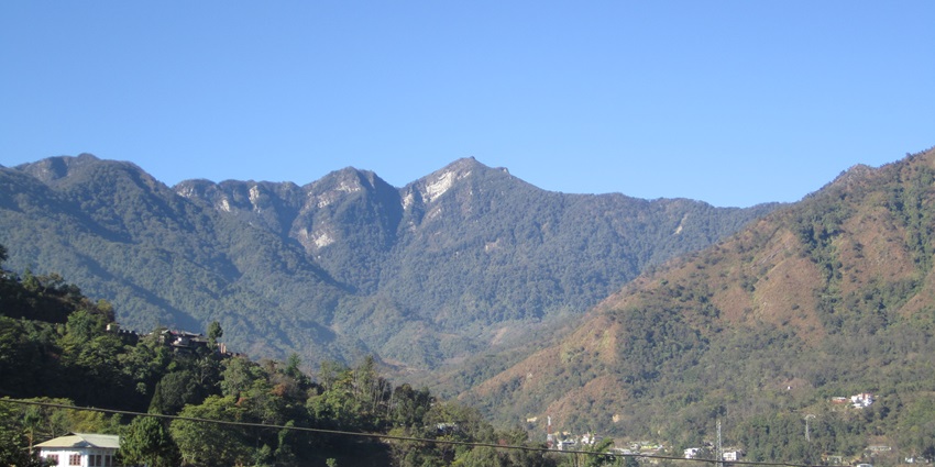 Japfu Peak is a viewpoint from where one can witness exhilarating views of the surroundings.