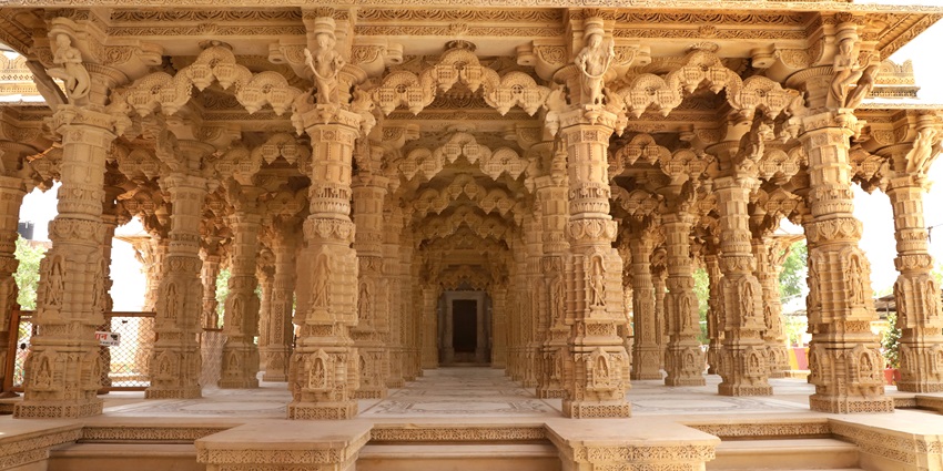 Jasol is a culturally rich town with heritage temples and Mata Rani Bhatiyani Temple.