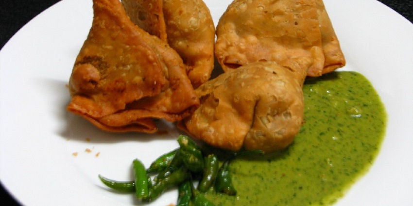 Jassuben's Mutton Samosa Stall serves the best non veg street food in Ahmedabad.