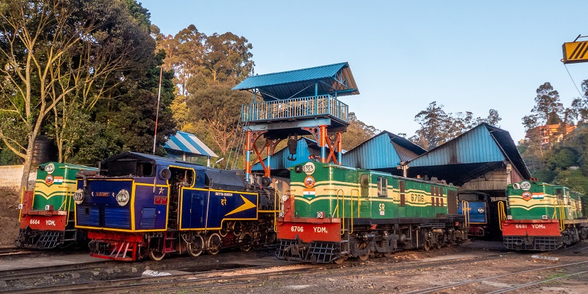 Jawahar Bal Bhavan has play spaces and toy trains for children to enjoy
