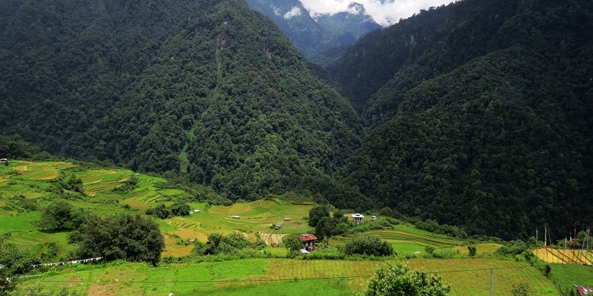 Mountain view of Jigme Dorji National Park, a top national park in Bhutan showcasing rugged terrain