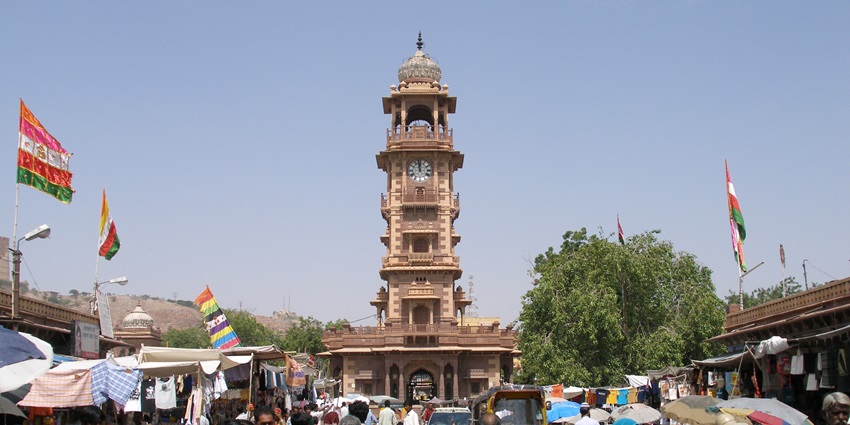 A picture of a clock tower in Jodhpur, one of the best places to visit in Rajasthan in September