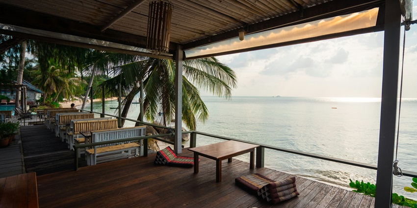 Jolene by the Sea is one of the lively places to visit near Baga beach at night