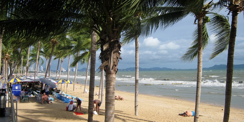 For experiencing one of the best nightlife in Pattaya for singles head to Jomtien Beach.