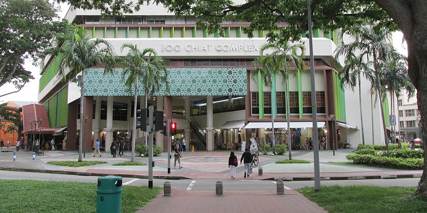 Joo Chiat Complex is the best nightlife spot in Geylang for late-night shopping.