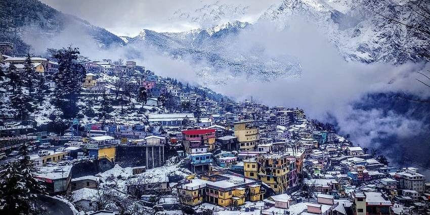 A snowy landscape of Joshimath, showcasing its serene beauty and winter charm.