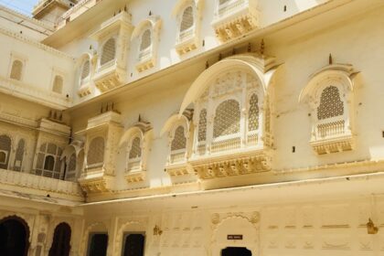 Explore the cultural heritage of Bikaner while marvelling at this magnificent site.