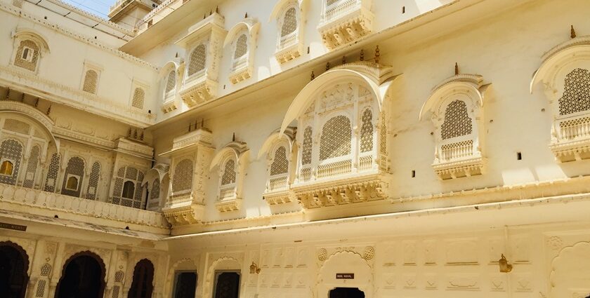 Explore the cultural heritage of Bikaner while marvelling at this magnificent site.