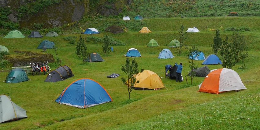 Junga is a lesser-known location for camping in Shimla with Himalayan views.