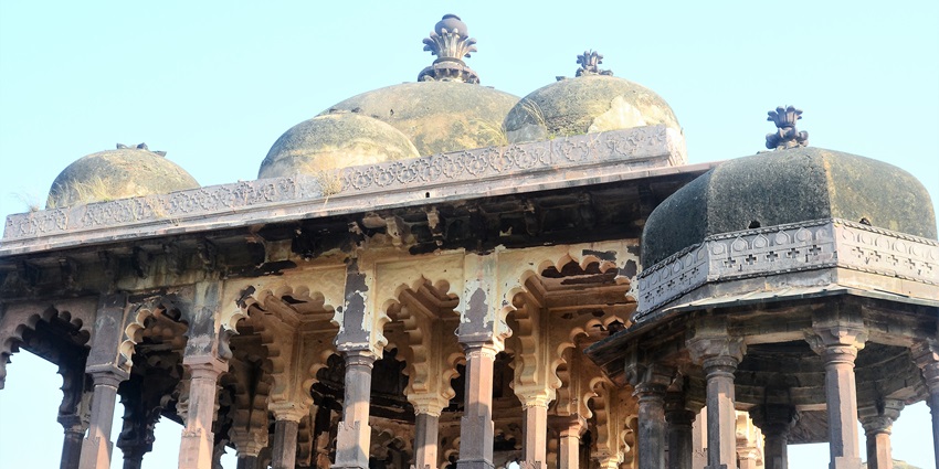Chhatris at the Ranthambore Fort, adjacent to the Kachida Valley.