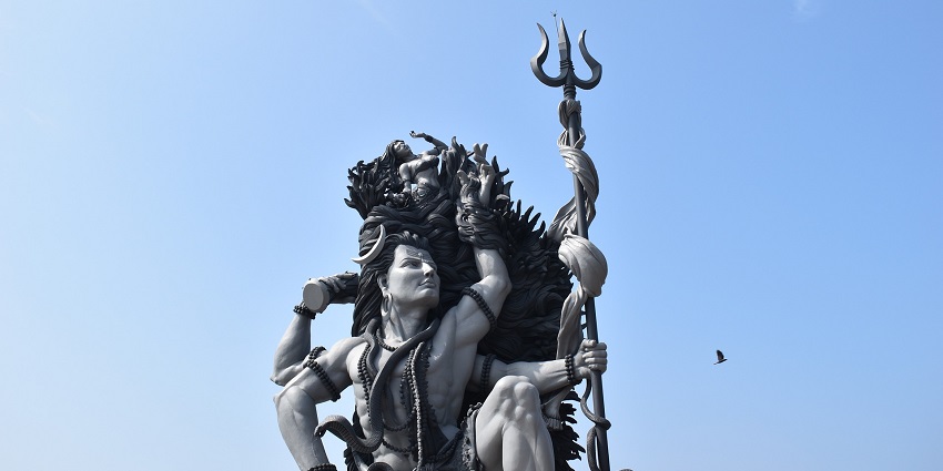 Kachnar City Shiva Temple features a 76-foot Shiva statue and peaceful greenery.