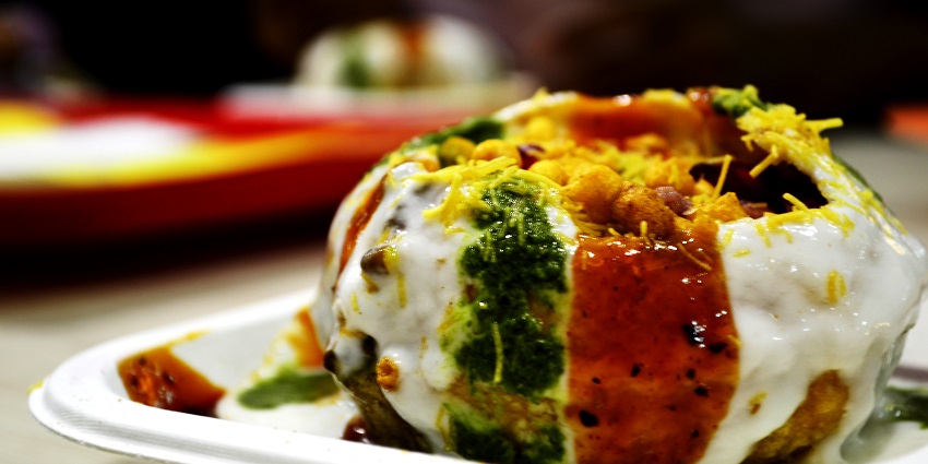Pyaz ki kachori, a deep-fried patty stuffed with onion, is a famous street food in Anand, Gujarat.