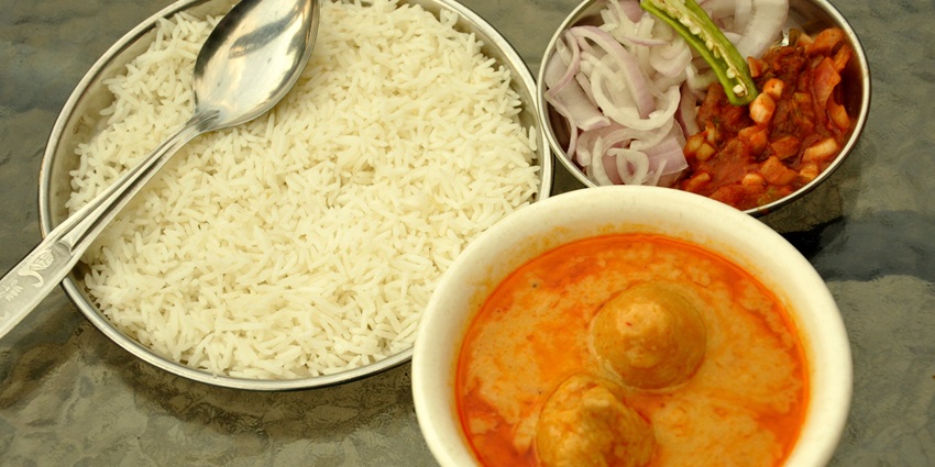 Kadhi Chawal is one of the most tasty and the best food in Mohali for travellers to try.