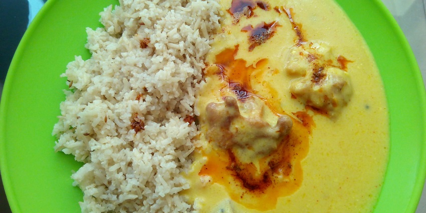 Famous among foodies Kadhi Pakora is another dish one the list of best food in Bathinda.
